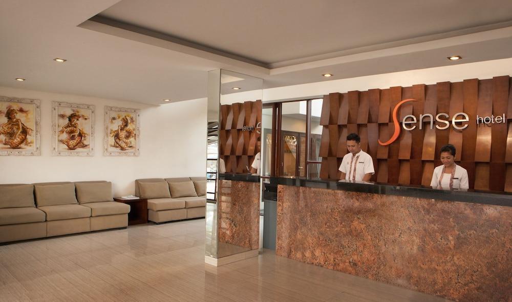 D'Primahotel Seminyak Exterior photo