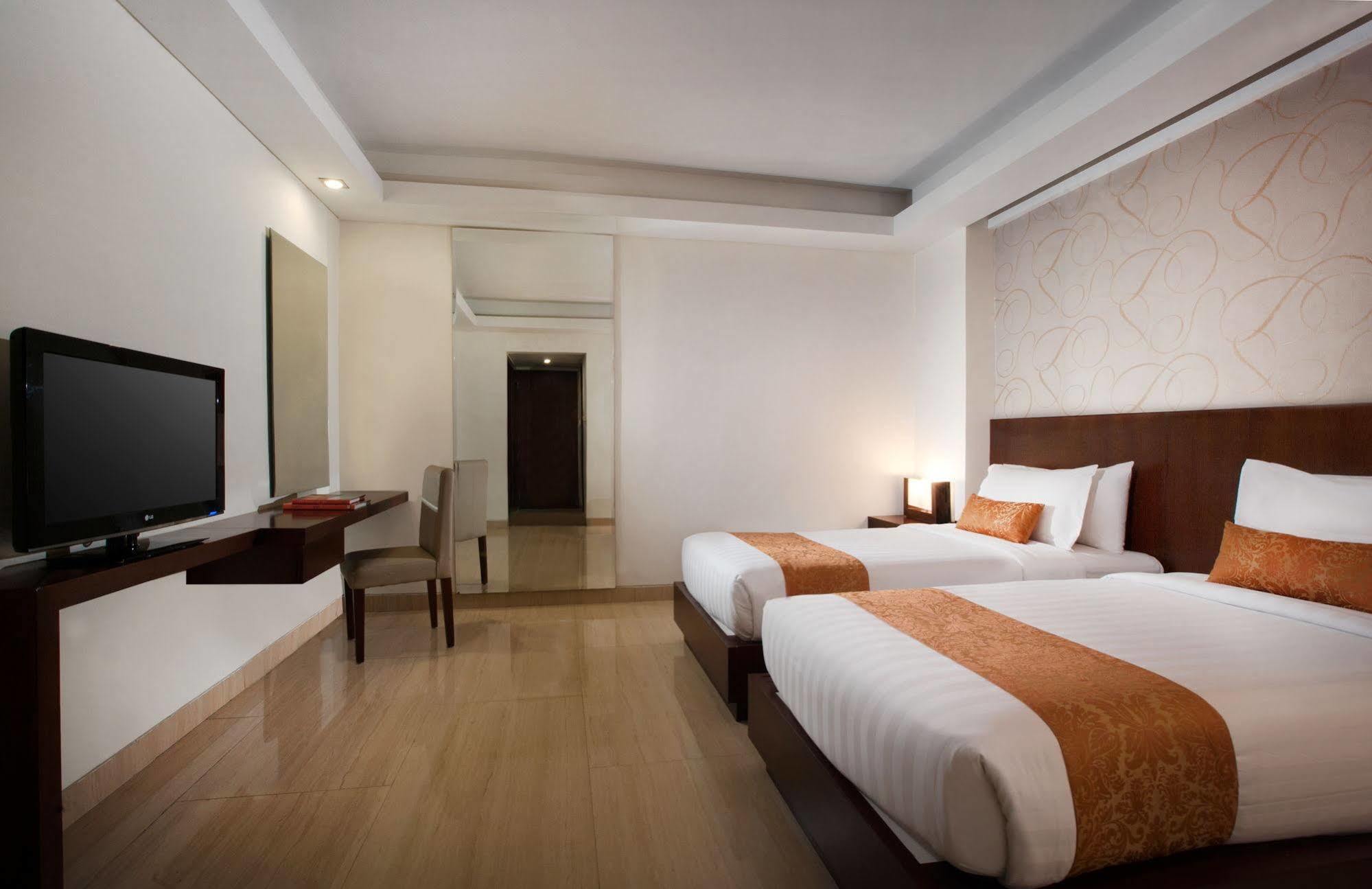D'Primahotel Seminyak Exterior photo