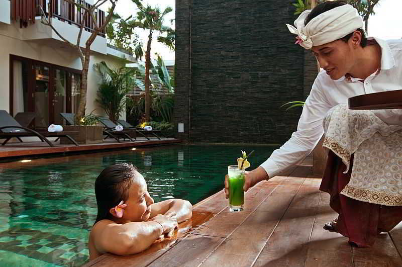 D'Primahotel Seminyak Exterior photo